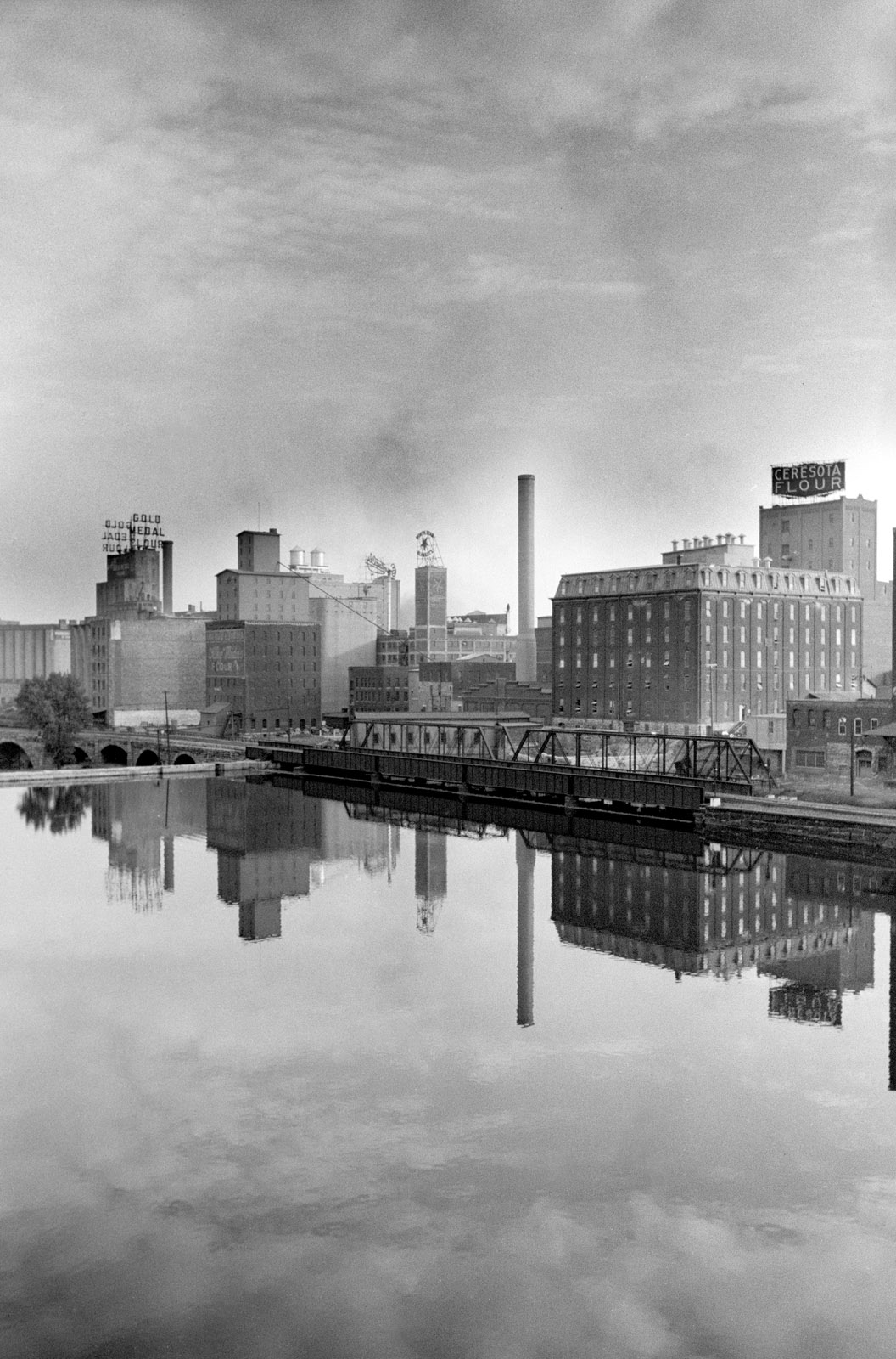 Flour mill district, Minneapolis, September 1939
