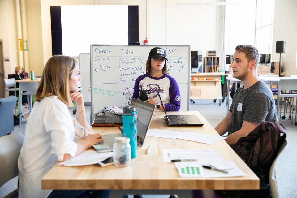 Students participate in an Earth Day hackathon to solve environmental challenges in the Entrepreneurship Lab in the Facilities and Design Center on April 26, 2019 in St. Paul. The event was co-presented by the Schulze School of Entrepreneurship, Computer Science Club, School of Engineering, Society of Professional Hispanic Engineers and Entrepreneurship Society.