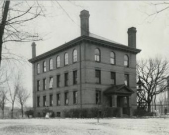 The St. Thomas infirmary, photographed in 1920. 