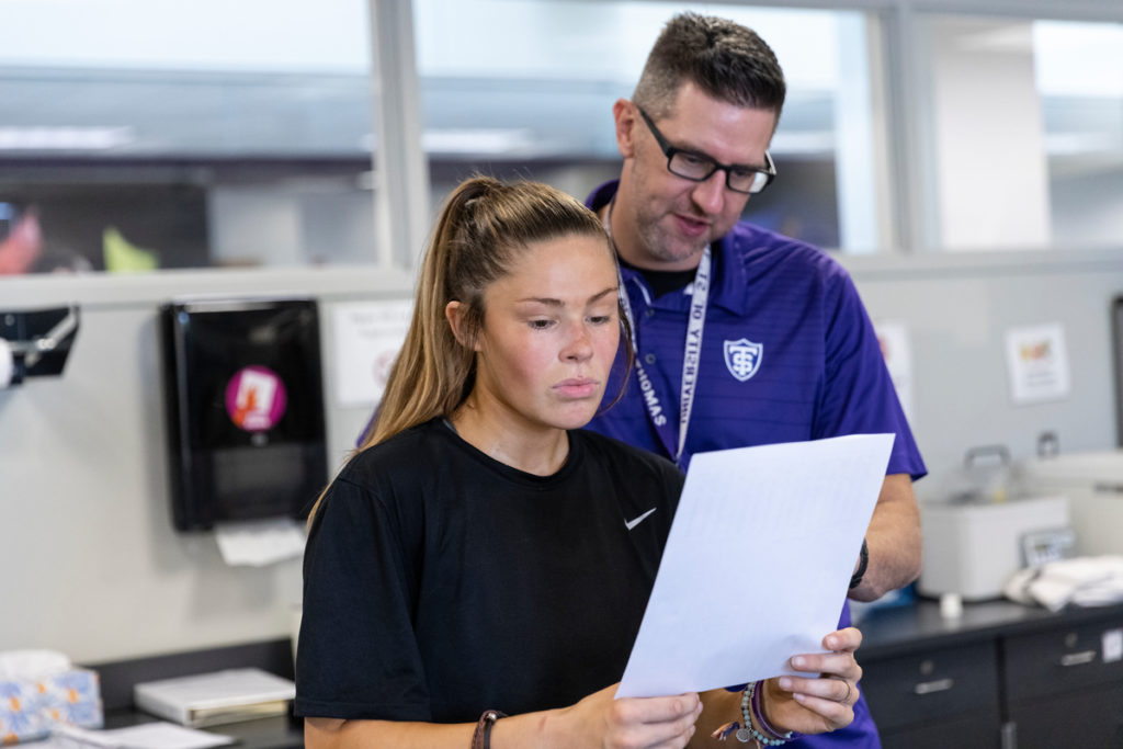 Tommie Women’s Basketball players go through VO2 max testing. Mark Brown/University of St. Thomas