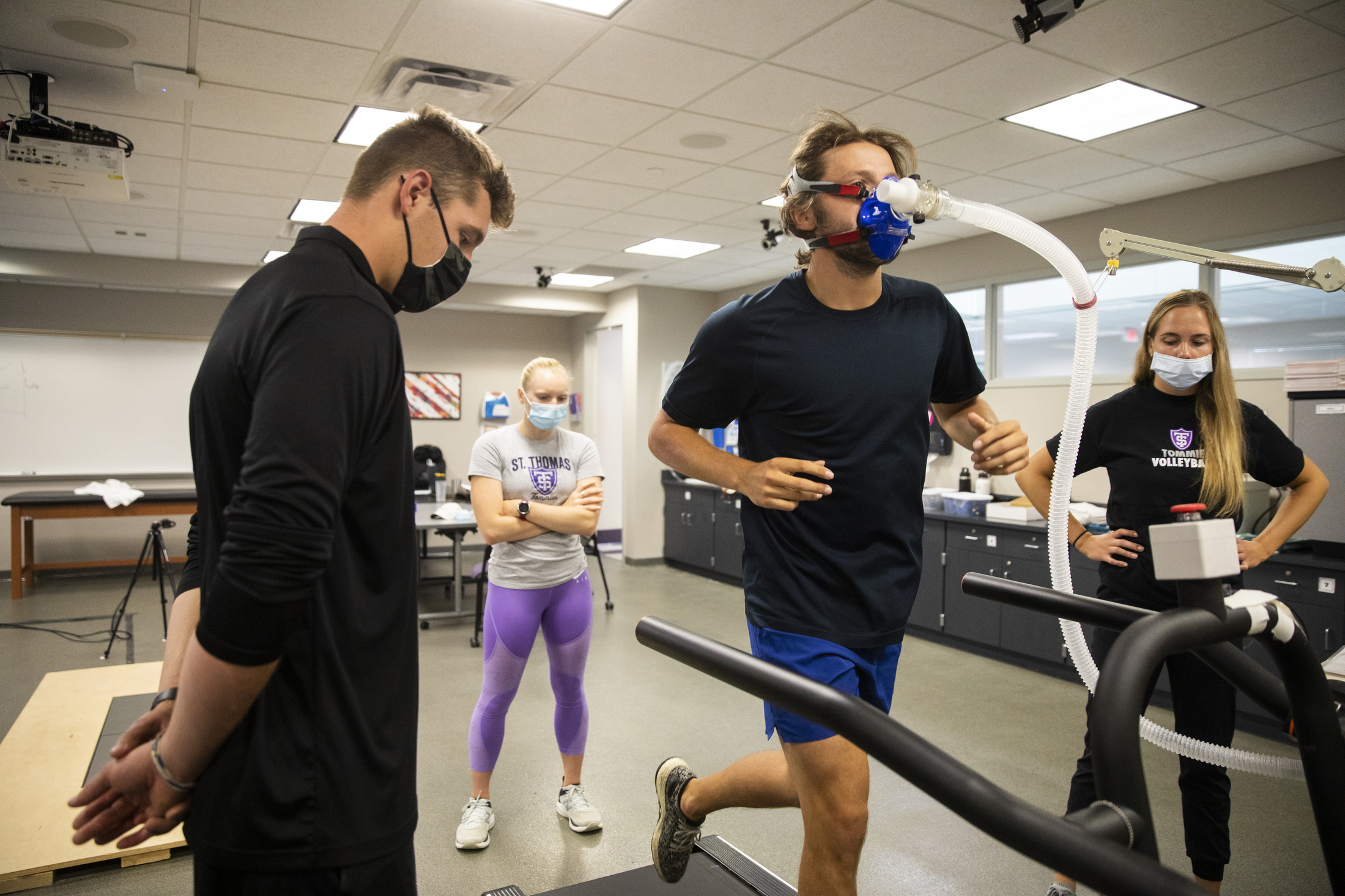 Men’s Hockey Team member Kimball Johnson participates in VO2 max testing, exercising for Health and Exercise Science students in the Anderson Athletic Recreation and Complex on August 31, 2021.