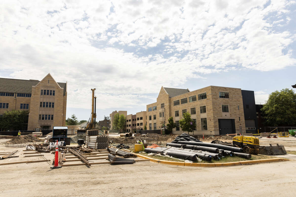 Construction crews work on the Schoenecker Center on south campus. Mark Brown/University of St. Thomas