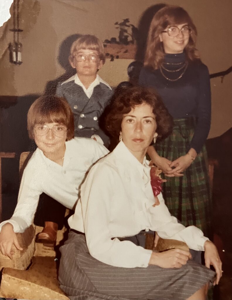 Young Rob Vischer with mom and siblings