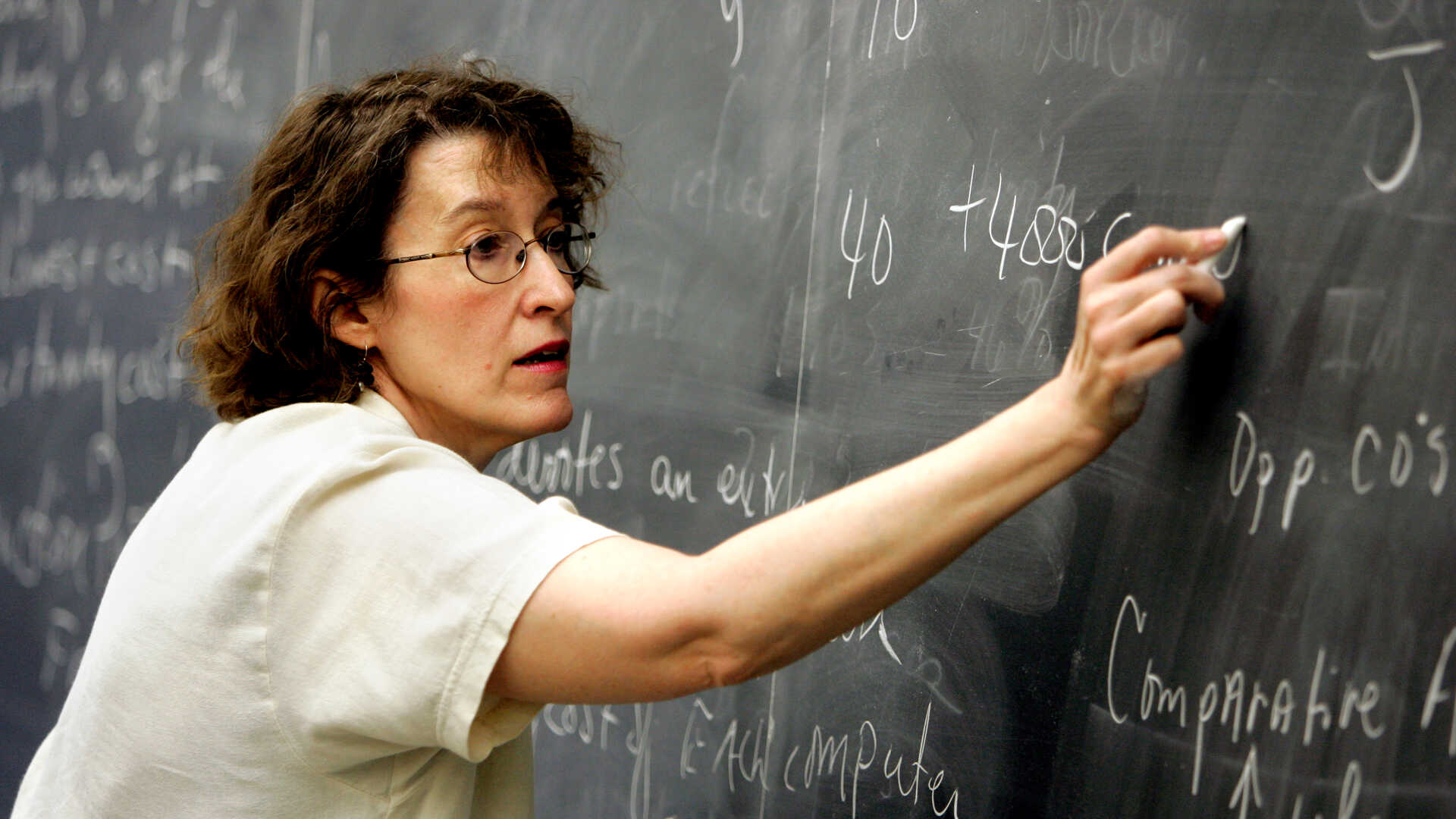 Economics professor Susan Alexander teaches an undergraduate economics class May 10, 2006 in McNeely Hall (MCN).