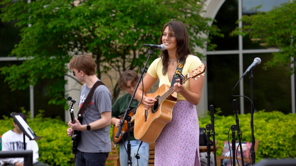 480 Collective artist Claire Eileen performs her original work 'cubicle' at Tommie Fest. Eileen says her biggest musical inspirations include Clairo, Phoebe Bridgers, Lizzy McAlpine, and Ben Rector. She first picked up a guitar in second grade, and the first thing she learned how to play was “You belong with me” by Taylor Swift.