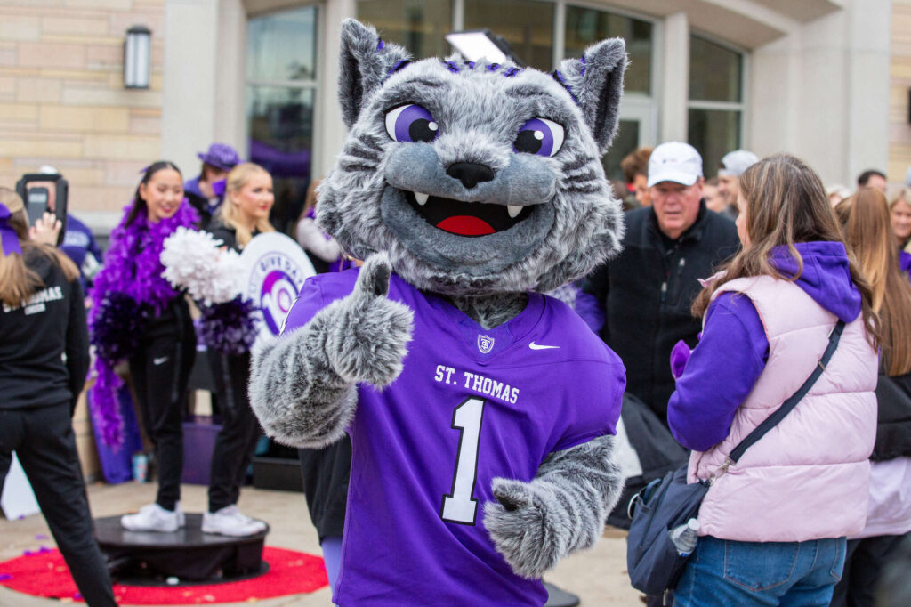 Tommie the tomcat at Purple on the Plaza