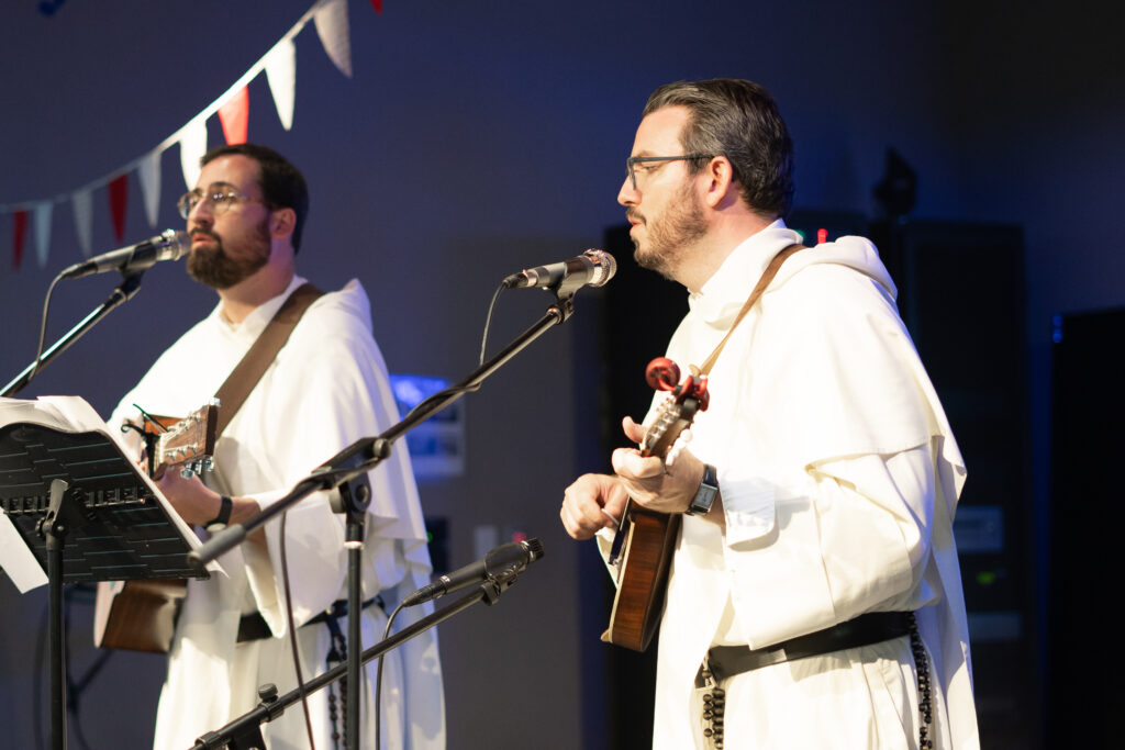 Dominicans singing. 