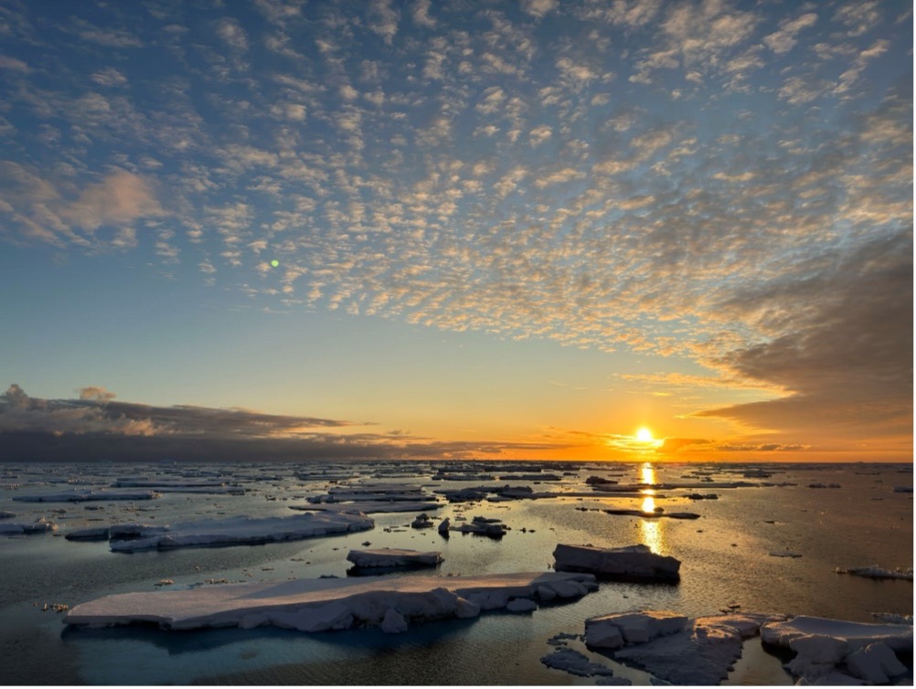 Antartic sea ice at sunset_Photo Credit Chao Ban_Dec 2023