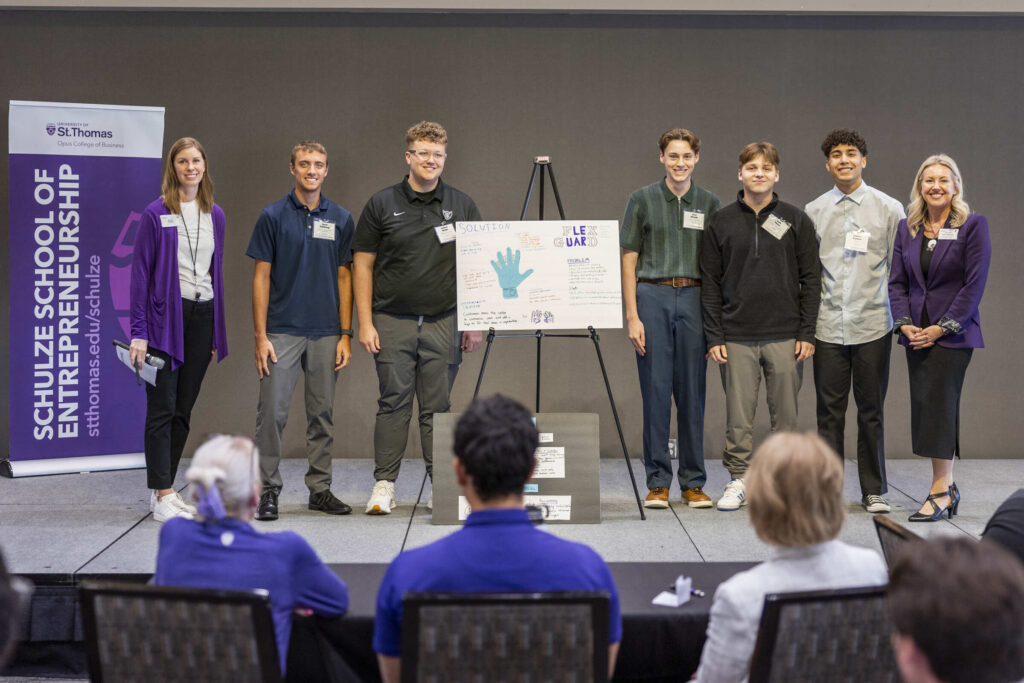 Freshman Innovation Immersion 2025_Flex Guard 1st place