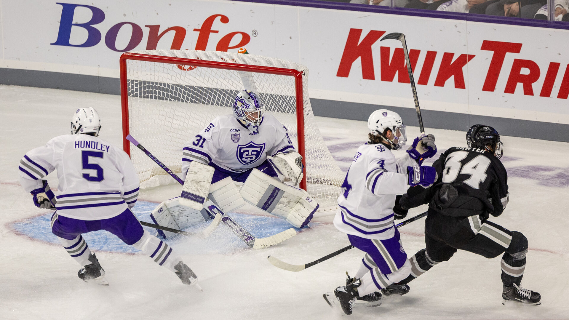 In the News: St. Thomas Hockey Climbs Into National Rankings