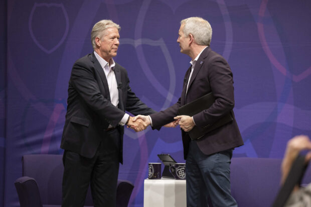 Finding Forward - Major Garrett shakes handswith Rob Vischer