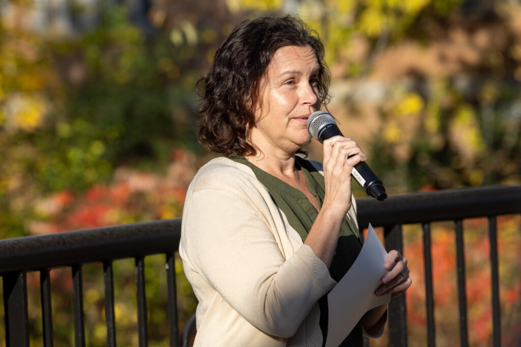 Maria Dahmus speaking