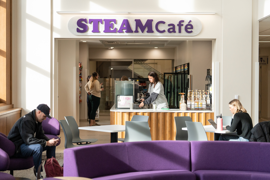 schoenecker-center-steam-cafe-students